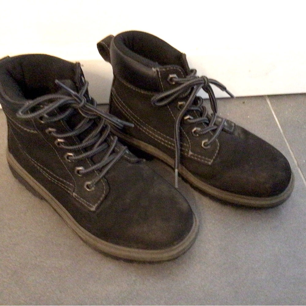 Eddie Bauer kids boots for fall - size 2